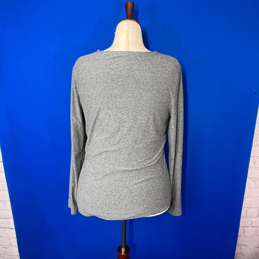 🔥2/$10 |•NO BOUNDARIES•| Super SOFT Grey V-Neck Top